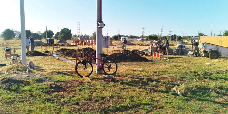 Dan comienzo en Coronel Dorrego a las obras de construcción de nuevas viviendas financiadas por el Fondo Municipal