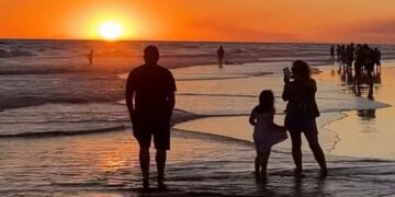 Atardecer en la playa de Monte Hermoso