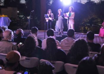 Se lleva a cabo en Monte Hermoso la trigésima edición del Encuentro Nacional de la Poesía y el Mar