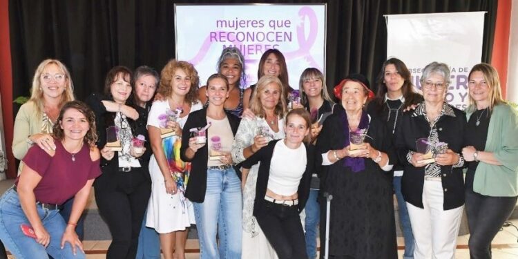 Mujeres que se reconocen