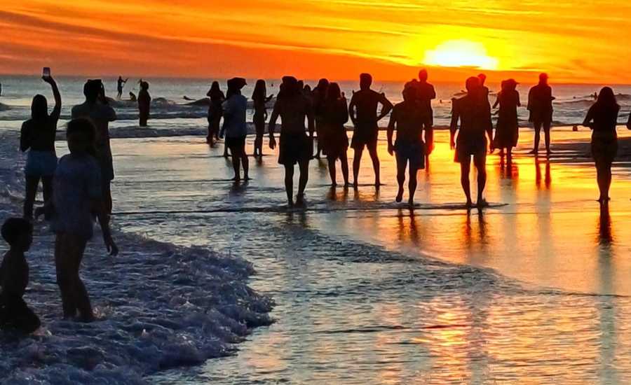 Atardecer en la playa Atardecer en la playa