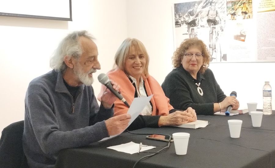 Ricardo Martín durante la presentación del libro de Marité Caramelli