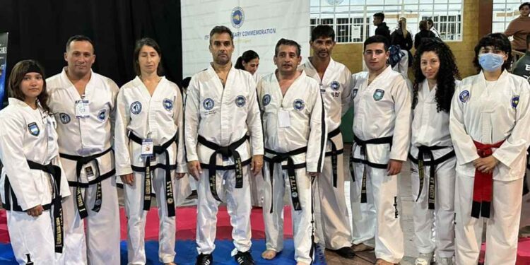 Escuela municipal de Taekuondo en un encuentro internacional