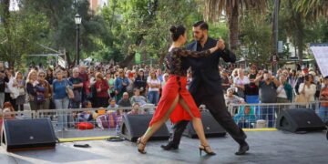 Tango en la plaza Ridavavia por los festejos del 198 aniversario de Bahía Blanca