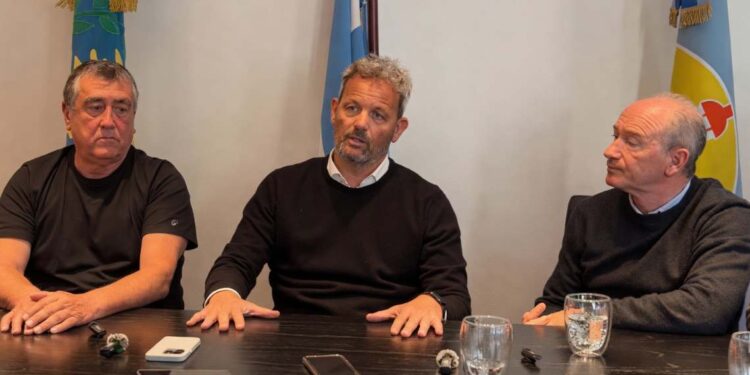 Confederencia de prensa de Hernán Arranz por el anuncio de agua potable para Sauce Grande