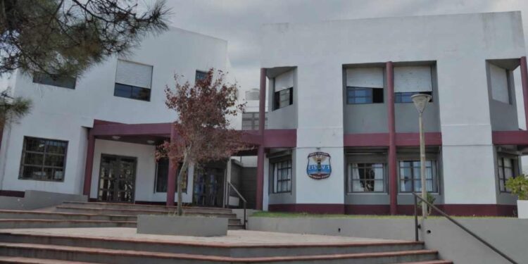 Escuela secundaria 1 suspensión de clases por alerta