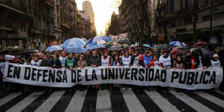 Marcha universitaria