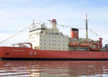 ARA Irizar en Bahía Blanca
