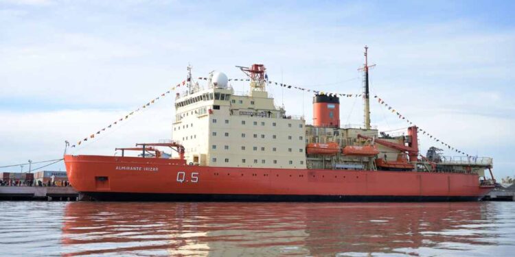 ARA Irizar en Bahía Blanca