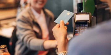 Cobrar con tarjeta, una necesidad para comercios que buscan vender sin perder oportunidades
