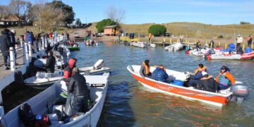 Concurso de pesca embarcada en Sauce Grande