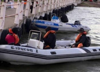 Concurso de pesca embarcada en la laguna