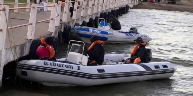 Concurso de pesca embarcada en la laguna