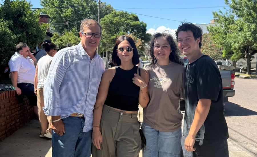 Cristian Elzaurdia y familia