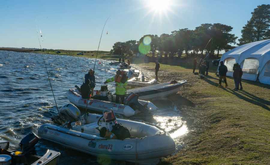 Pesca embarcada en Laguna Sauce Grande