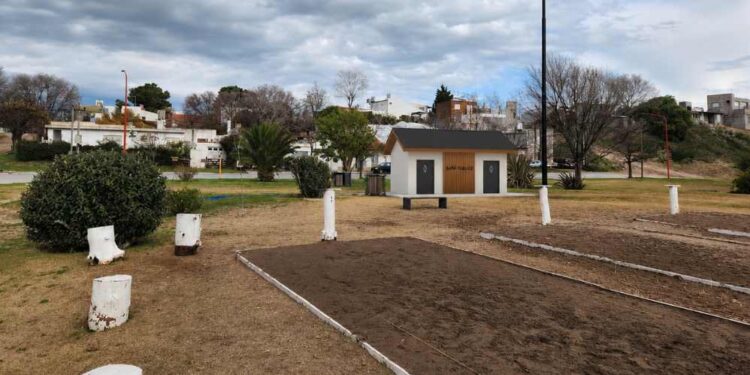 Proyecto de baño público en la Plaza Papa Francisco