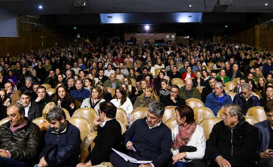 Reunión de comerciantes en Bahía Blnaca