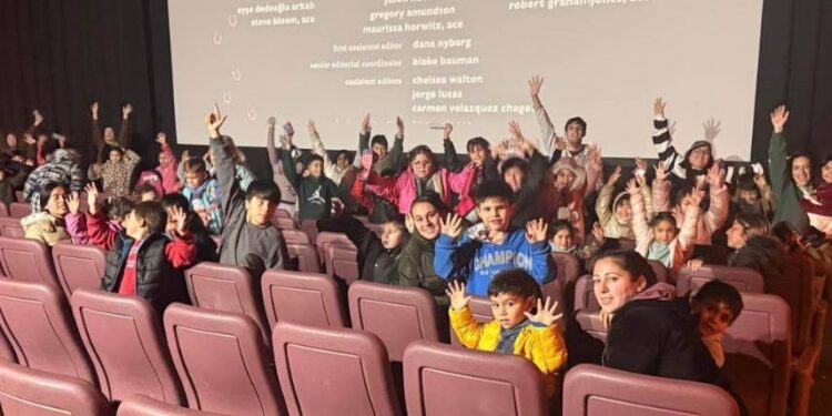 Visita de niños al cine