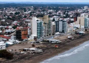 Vista aérea de Monte Hermoso en otoño invierno