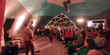 Música en el domo de la Casa de la Cultura