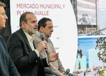 El municipio bahiense presentó el proyecto para recuperar el Mercado Municipal y la plaza Lavalle