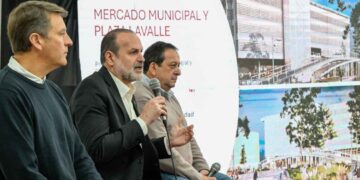 El municipio bahiense presentó el proyecto para recuperar el Mercado Municipal y la plaza Lavalle