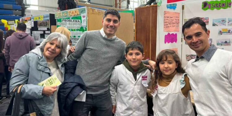 Alumnos de Monte Hermoso en la Feria Regional de Ciencias