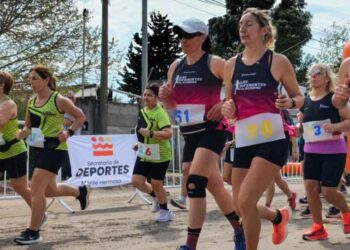 Carrera solidaria organizada por el Jardín 902