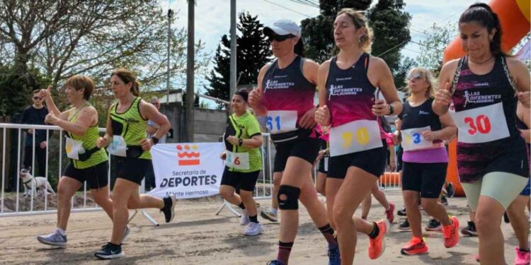 Carrera solidaria organizada por el Jardín 902