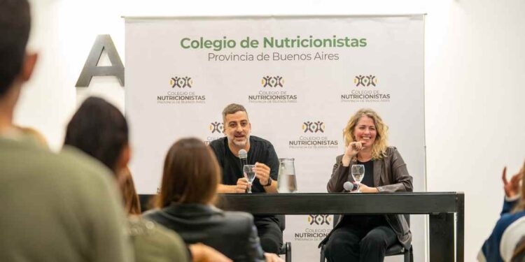 Colegio de Nutricionistas charla en Bahía Blanca