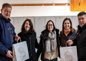 Entrega de mobiliario realizado por internos del penitenciario de Bahía Blanca