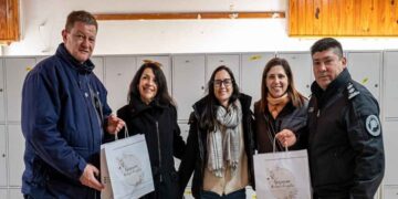 Entrega de mobiliario realizado por internos del penitenciario de Bahía Blanca