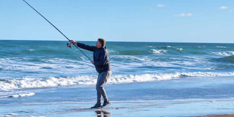 Pesca en Monte Hermoso en vacaciones de invierno