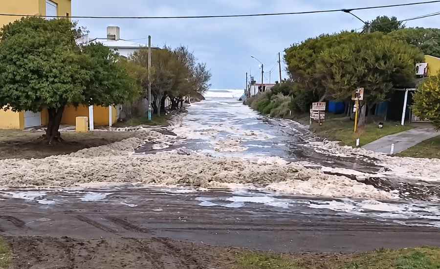 Crecida del mar en Monte Hermoso en calle Río Negro