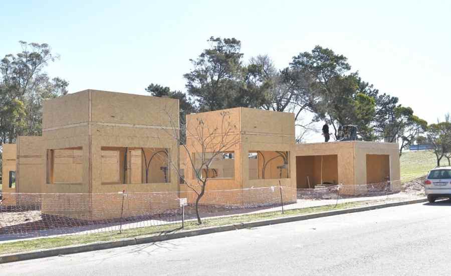Obra del paseo de artesanos en Plaza Parque