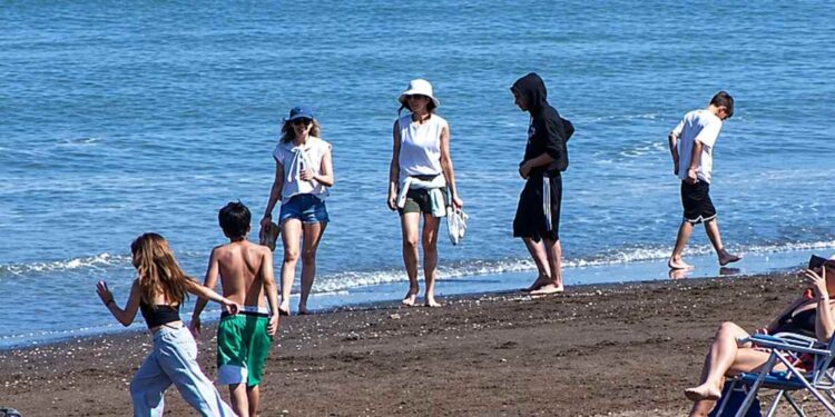 Primavera en la playa de Monte Hermoso